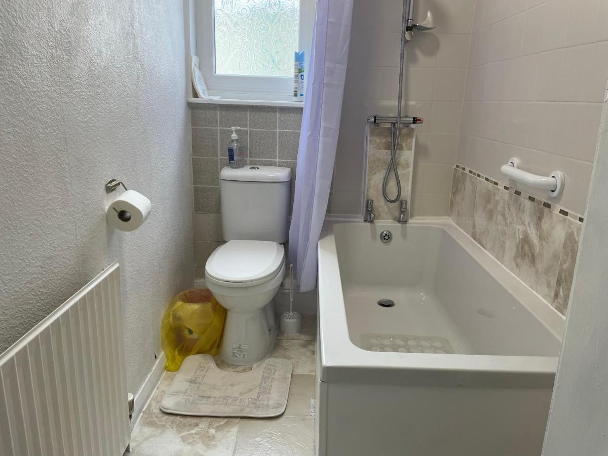 בלקפול Renovated 4-Bed Home - Sleeps 9 - Parking - Spa מראה חיצוני תמונה