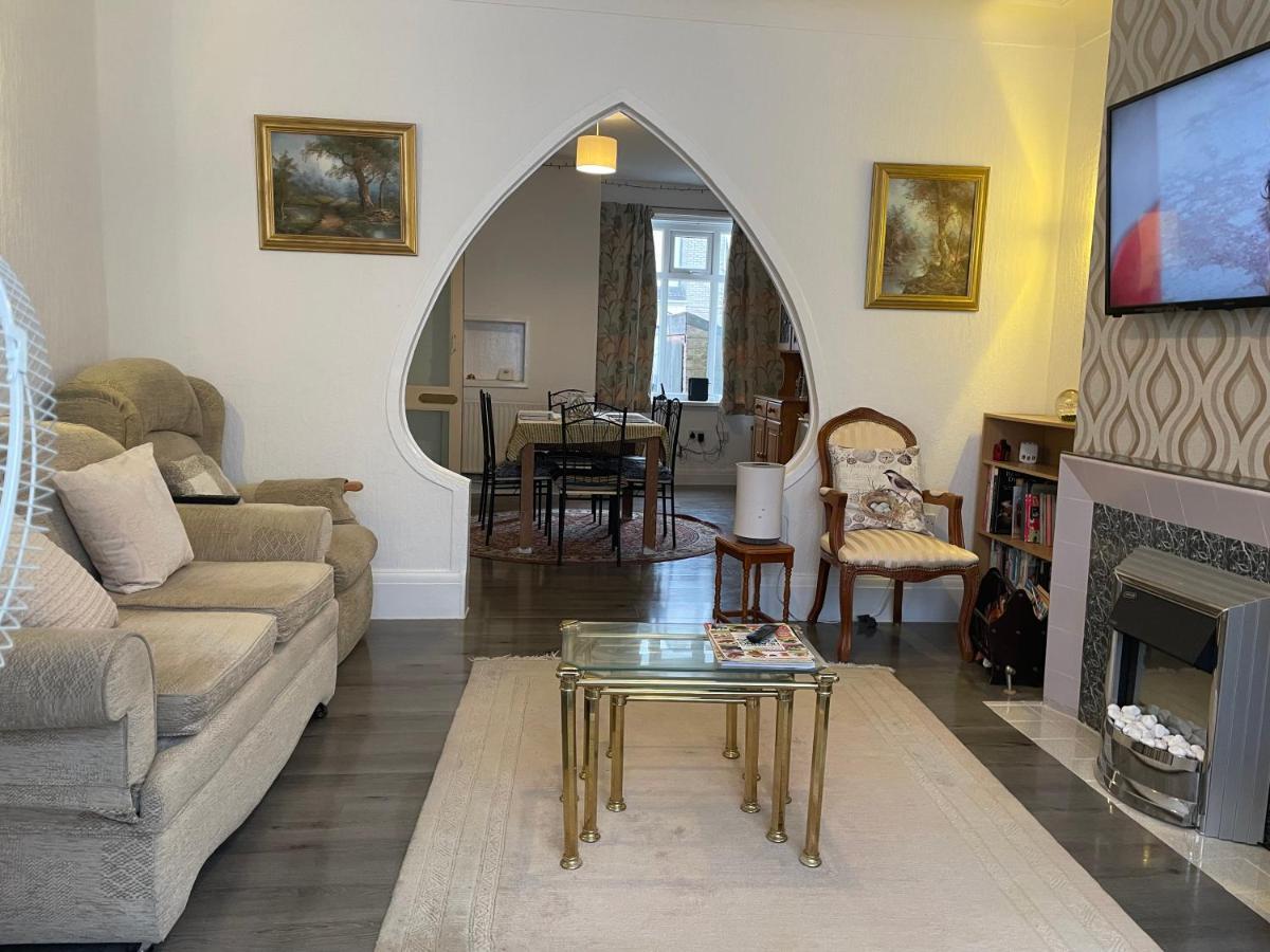 בלקפול Renovated 4-Bed Home - Sleeps 9 - Parking - Spa מראה חיצוני תמונה
