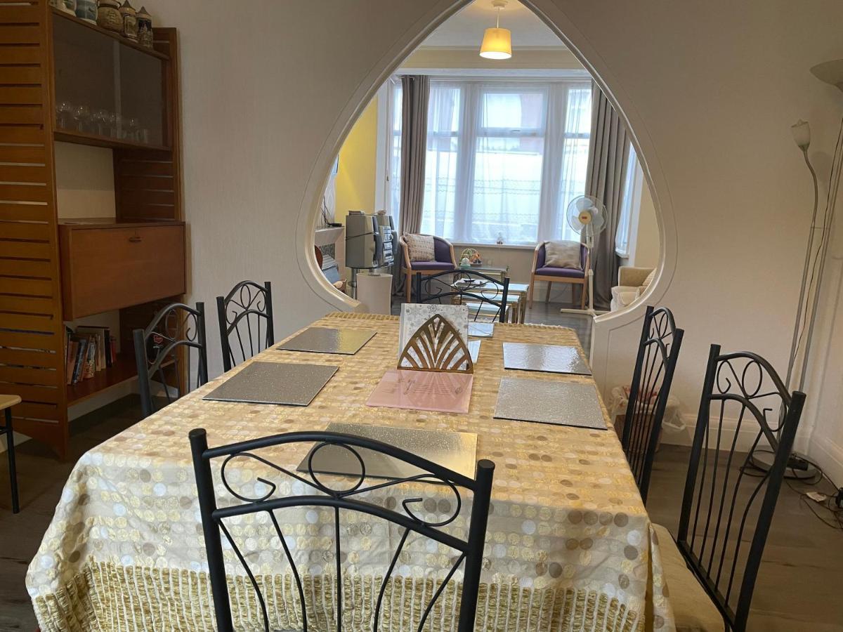 בלקפול Renovated 4-Bed Home - Sleeps 9 - Parking - Spa מראה חיצוני תמונה